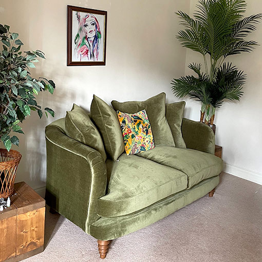 8 Helmsley 2.5 Seater sofa in Manolo Velvet Moss